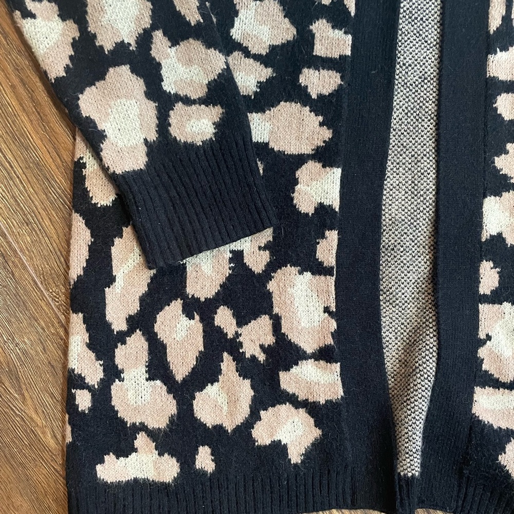 Cardigan - Picture 2 of 4